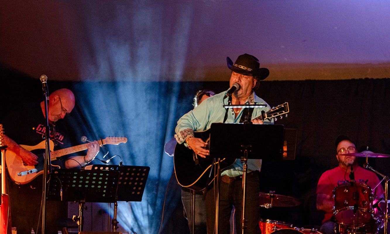 Chanteur country au Festival des Sucres de Saint-Pierre-Baptiste