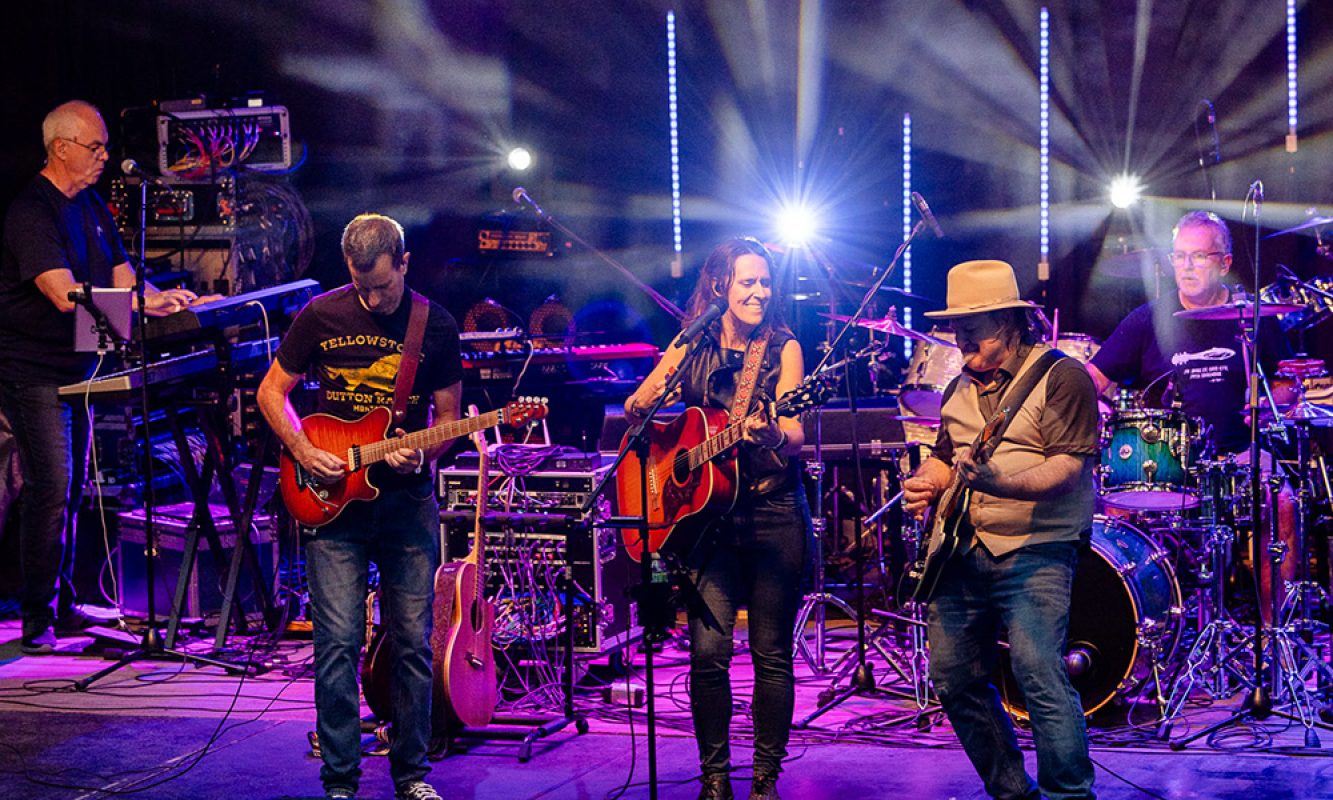 Band musical en spectacle extérieur au festival RockFest de Saint-Pierre-Baptiste