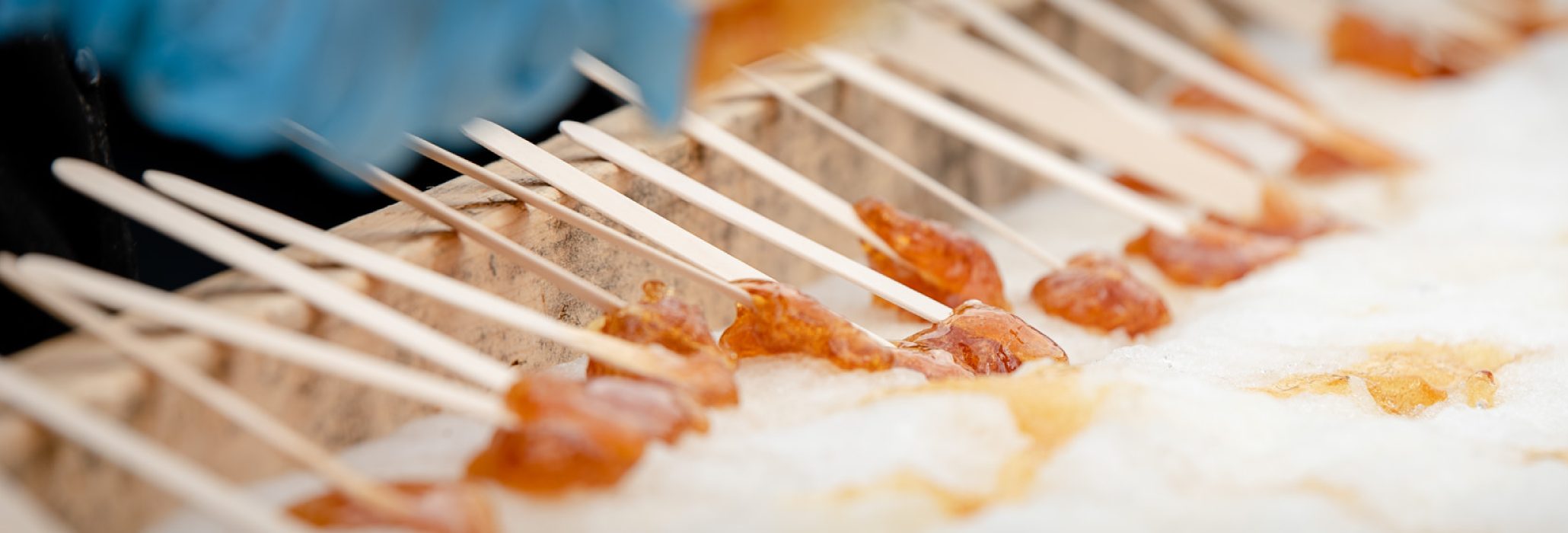 Tire sur la neige pendant la partie de sucre du Festival des Sucres de Saint-Pierre-Baptiste
