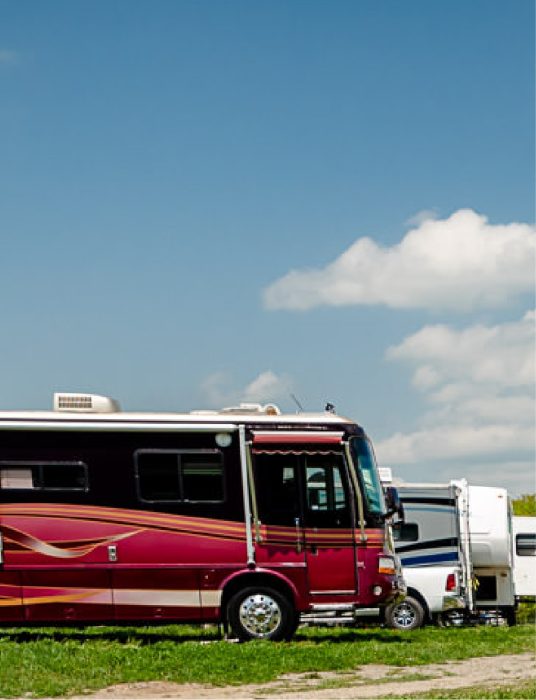 VR stationnés dans le camping adjacent aux sites des festivals RockFest, CountryFest et du Festival des Sucres.